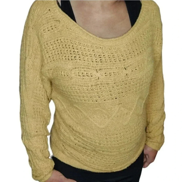 Abercrombie & Fitch Mustard Colored Sweater Size XS - Picture 1 of 13